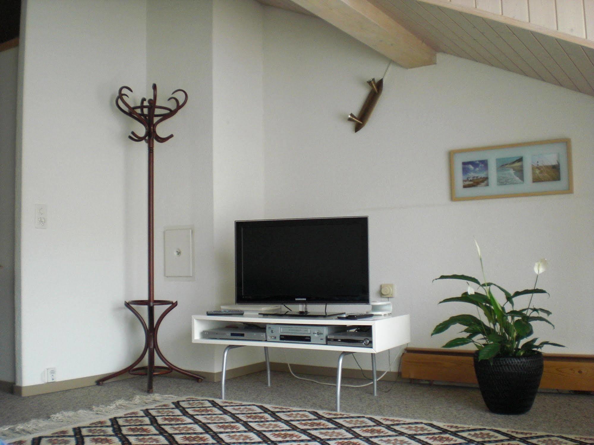 Mybednbreakfast In Bottmingen Bed & Breakfast Екстериор снимка